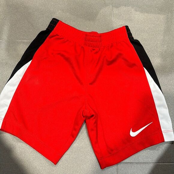 Nike red shorts size 6 - Picture 1 of 4